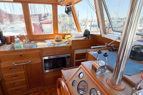 MOLLY B 36ft Grand Banks Yacht For Sale