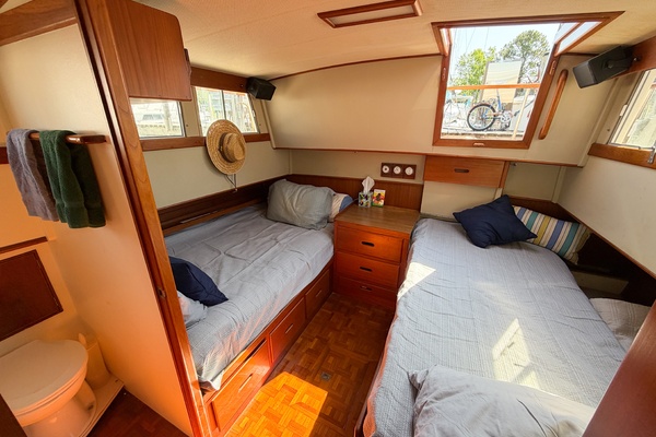 MOLLY B 36ft Grand Banks Yacht For Sale