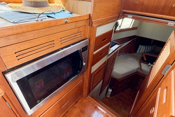 MOLLY B 36ft Grand Banks Yacht For Sale