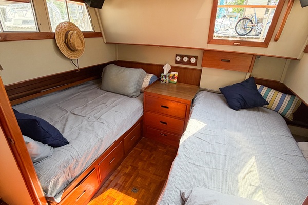 MOLLY B 36ft Grand Banks Yacht For Sale