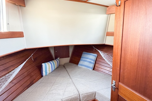 MOLLY B 36ft Grand Banks Yacht For Sale