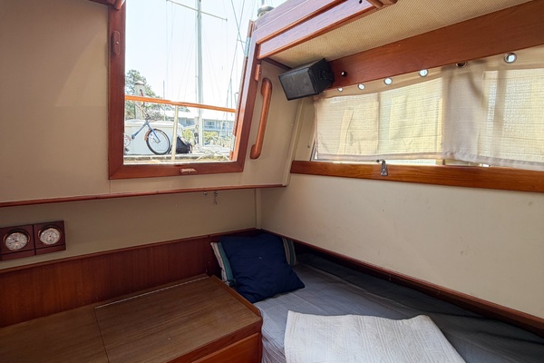 MOLLY B 36ft Grand Banks Yacht For Sale