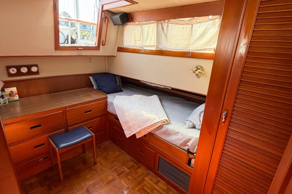 MOLLY B 36ft Grand Banks Yacht For Sale