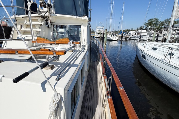 MOLLY B 36ft Grand Banks Yacht For Sale