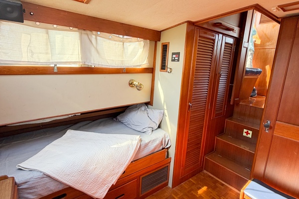 MOLLY B 36ft Grand Banks Yacht For Sale