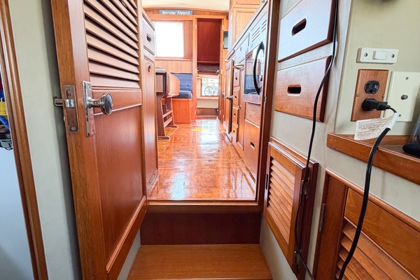 MOLLY B 36ft Grand Banks Yacht For Sale