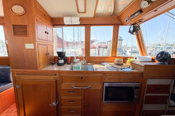 MOLLY B 36ft Grand Banks Yacht For Sale