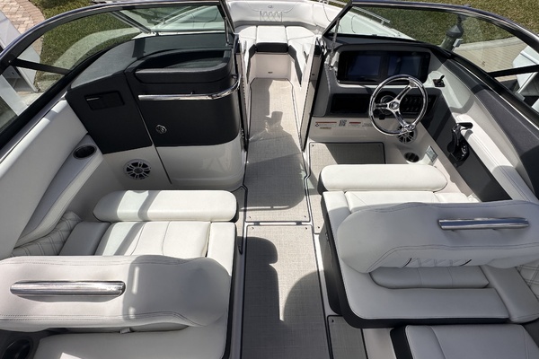 26ft Regal Yacht For Sale