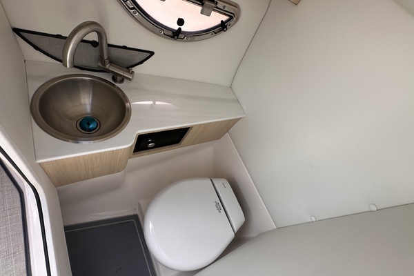 26ft Regal Yacht For Sale