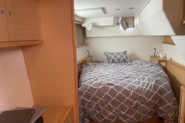 Sacre Bleu 45ft Lagoon Yacht For Sale