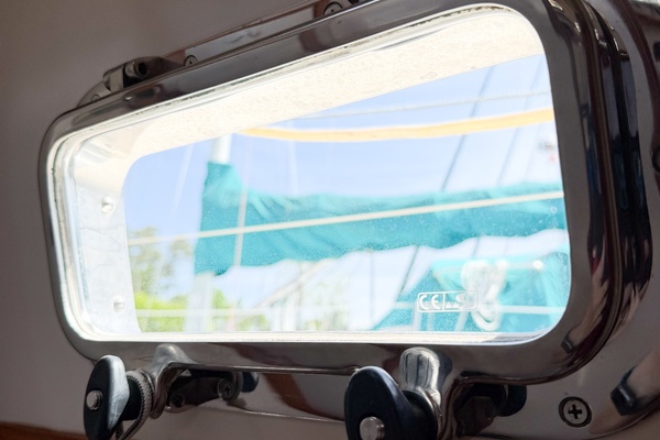 EARLY OUT 40ft Caliber Yacht For Sale