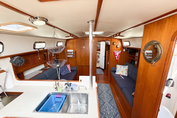 EARLY OUT 40ft Caliber Yacht For Sale