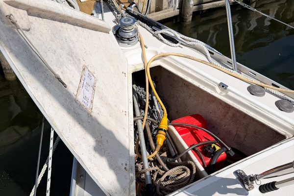 EARLY OUT 40ft Caliber Yacht For Sale