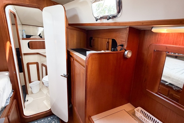 EARLY OUT 40ft Caliber Yacht For Sale