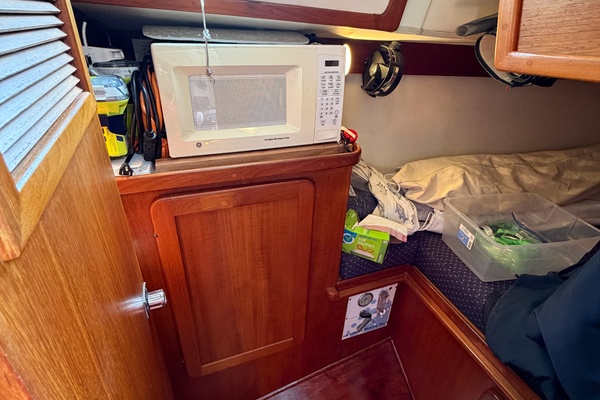 EARLY OUT 40ft Caliber Yacht For Sale