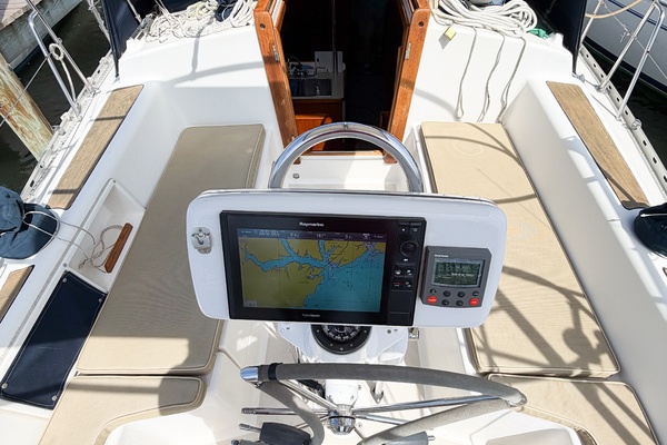 EARLY OUT 40ft Caliber Yacht For Sale