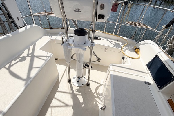 EARLY OUT 40ft Caliber Yacht For Sale