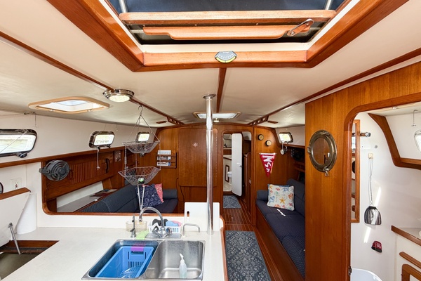 EARLY OUT 40ft Caliber Yacht For Sale