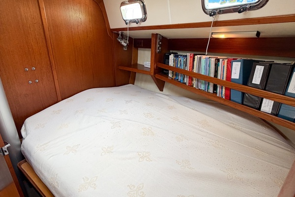 EARLY OUT 40ft Caliber Yacht For Sale