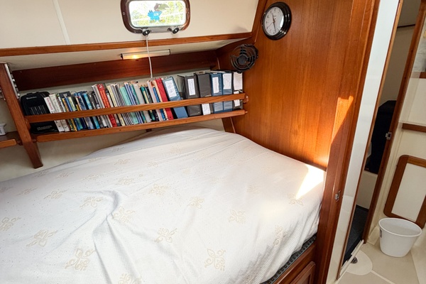 EARLY OUT 40ft Caliber Yacht For Sale