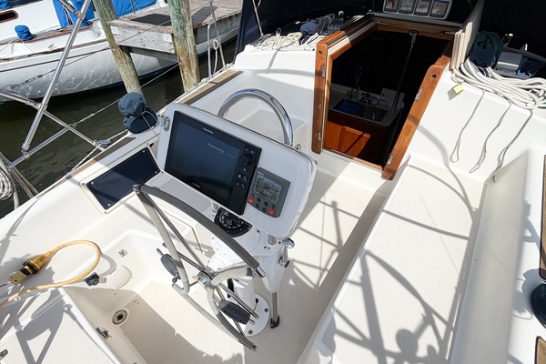 EARLY OUT 40ft Caliber Yacht For Sale