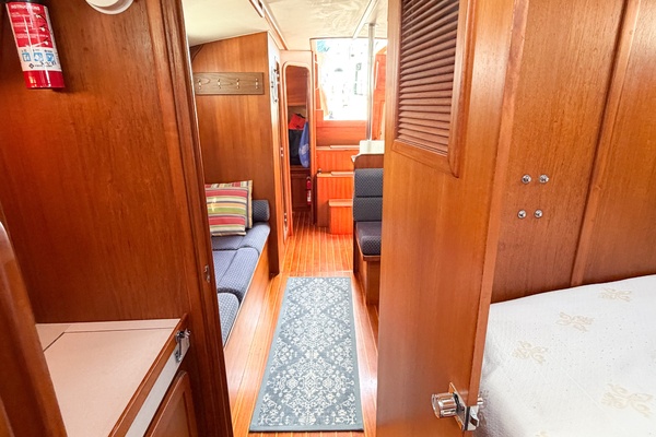 EARLY OUT 40ft Caliber Yacht For Sale