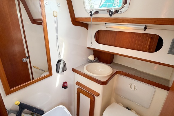 EARLY OUT 40ft Caliber Yacht For Sale