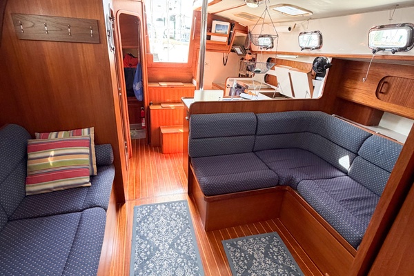 EARLY OUT 40ft Caliber Yacht For Sale