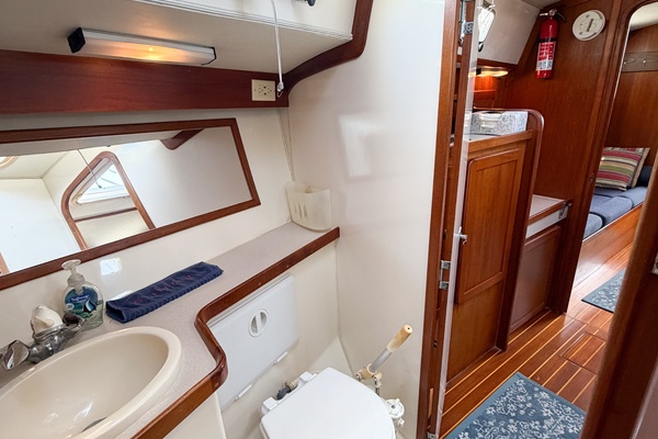 EARLY OUT 40ft Caliber Yacht For Sale