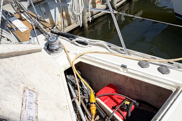 EARLY OUT 40ft Caliber Yacht For Sale