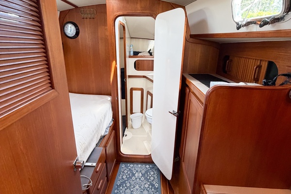 EARLY OUT 40ft Caliber Yacht For Sale