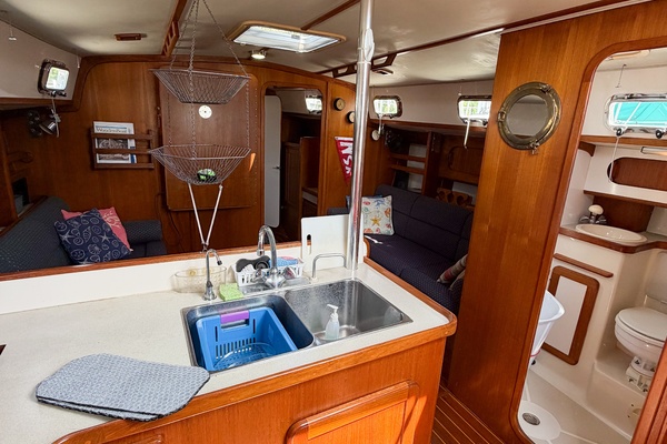 EARLY OUT 40ft Caliber Yacht For Sale