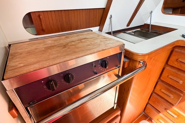 EARLY OUT 40ft Caliber Yacht For Sale