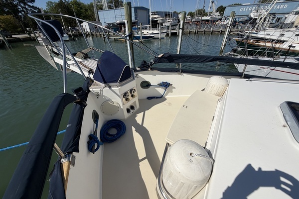 Grand Banks Classic 46 Yacht For Sale