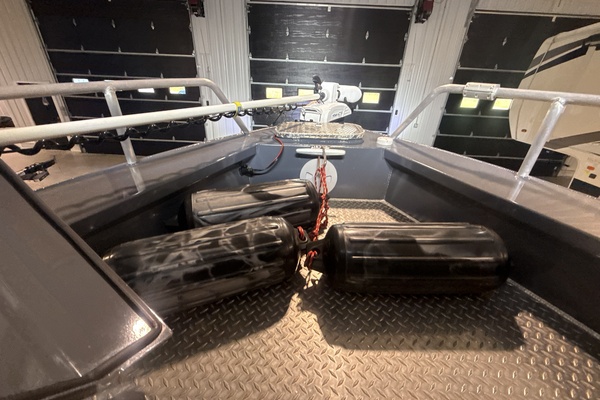 32ft Hewescraft Yacht For Sale