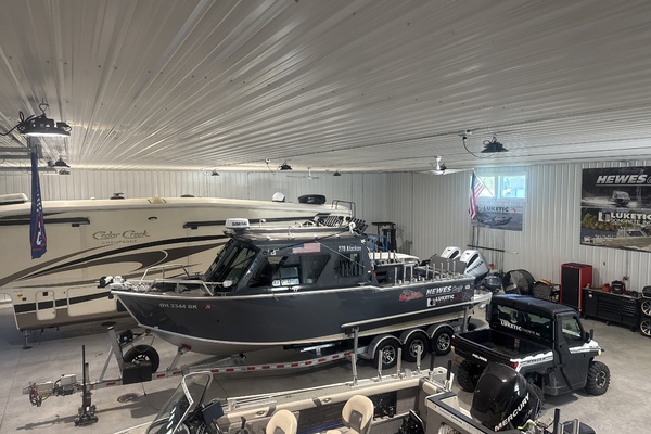 32ft Hewescraft Yacht For Sale
