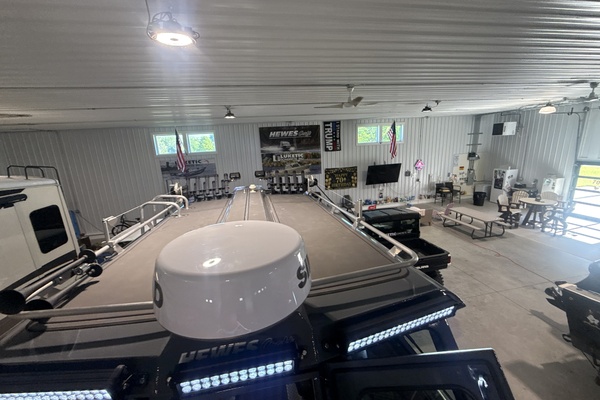 32ft Hewescraft Yacht For Sale
