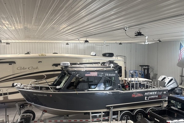 32ft Hewescraft Yacht For Sale