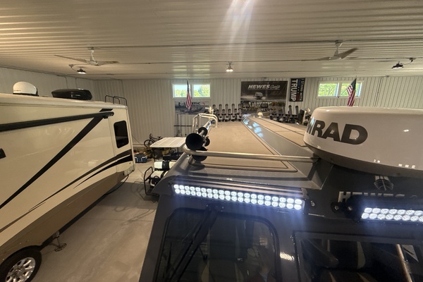 32ft Hewescraft Yacht For Sale