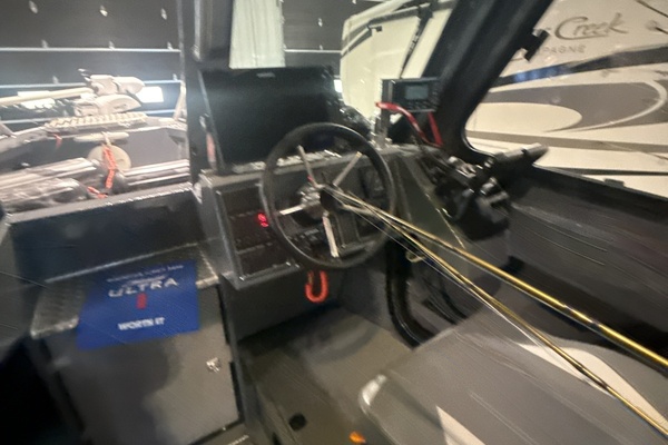 32ft Hewescraft Yacht For Sale