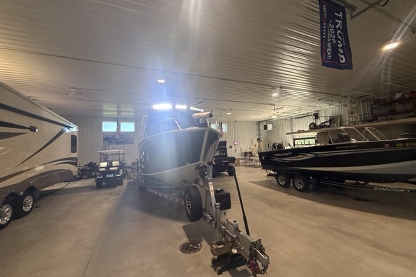 32ft Hewescraft Yacht For Sale