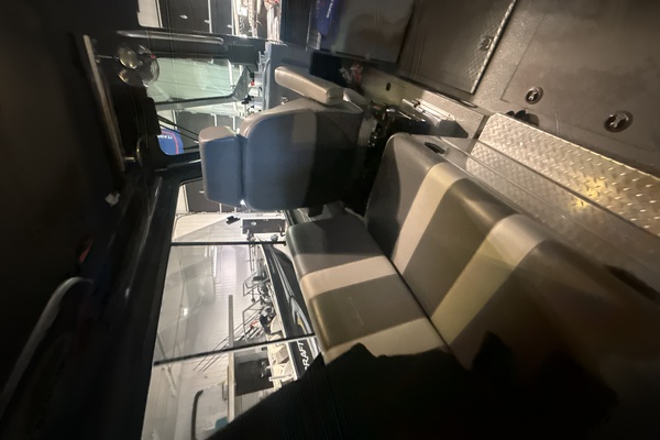 32ft Hewescraft Yacht For Sale