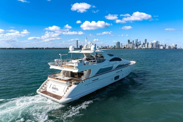 2005 Azimut 105