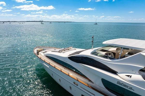 2005 Azimut 105