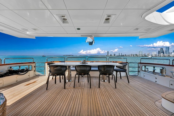 BABIECA 105ft Azimut Yacht For Sale