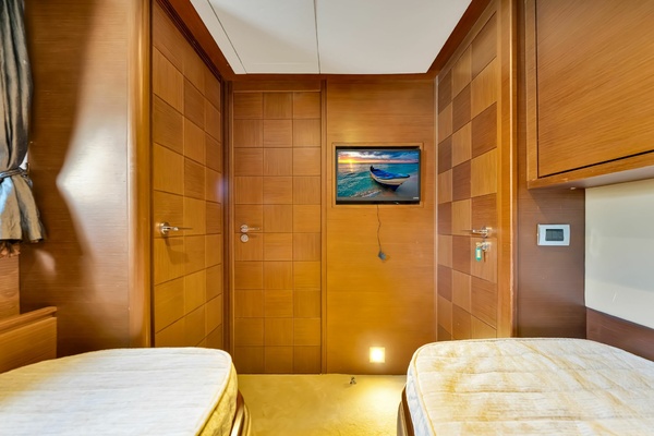 BABIECA 105ft Azimut Yacht For Sale