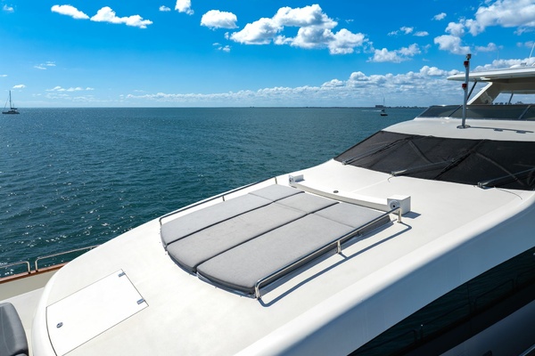 BABIECA 105ft Azimut Yacht For Sale