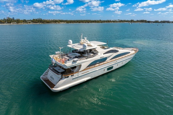 2005 Azimut 105