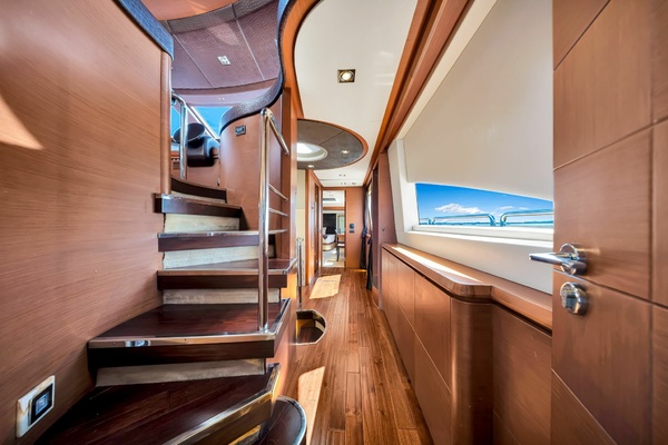 BABIECA 105ft Azimut Yacht For Sale