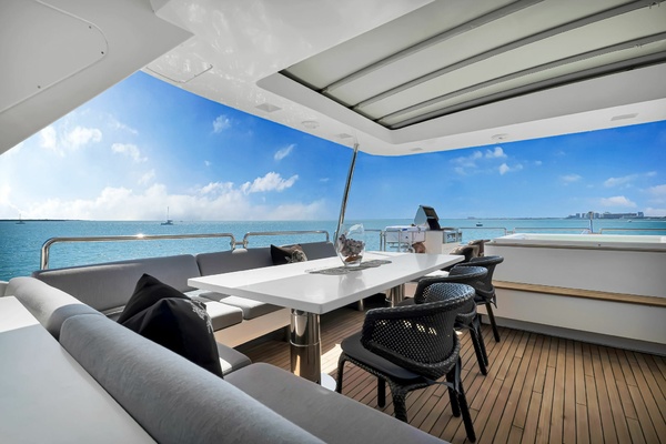 BABIECA 105ft Azimut Yacht For Sale